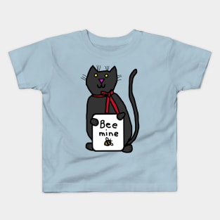 Cute Cat says Bee Mine this Valentines Day Kids T-Shirt